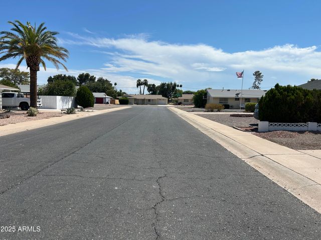 10816 N MADISON Drive, Sun City, AZ 85351