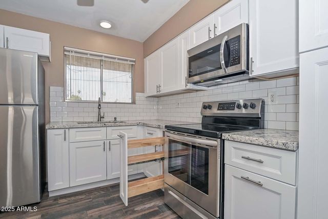 10816 N MADISON Drive, Sun City, AZ 85351