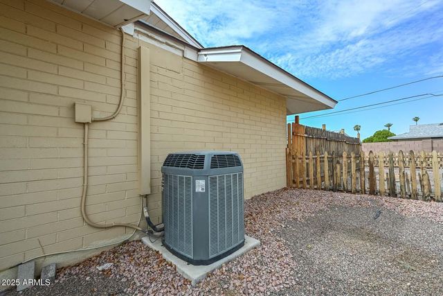 10816 N MADISON Drive, Sun City, AZ 85351