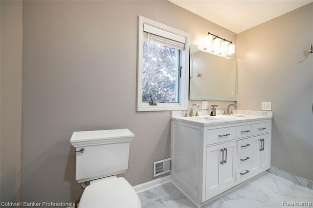 4020 Totem Lane, Waterford, MI 48328