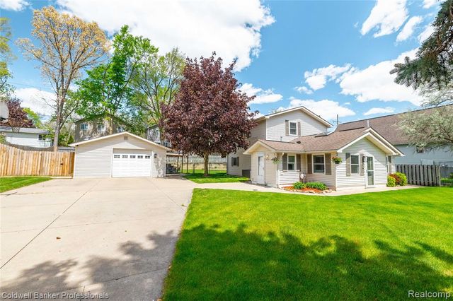 4020 Totem Lane, Waterford, MI 48328