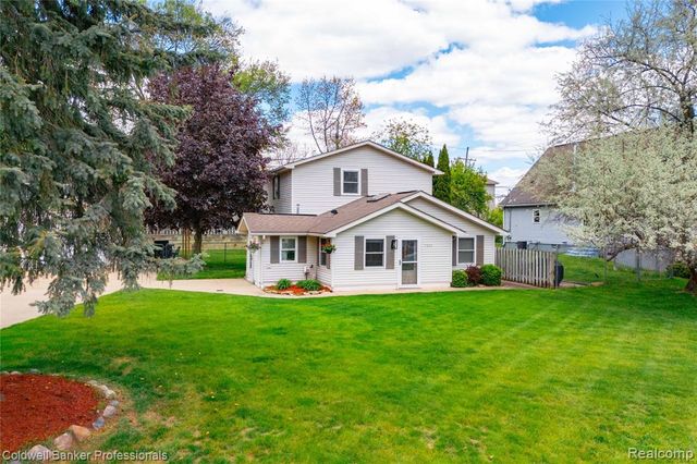 4020 Totem Lane, Waterford, MI 48328