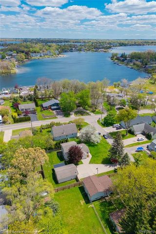 4020 Totem Lane, Waterford, MI 48328