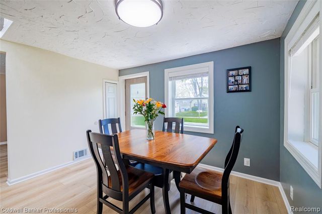 4020 Totem Lane, Waterford, MI 48328