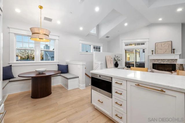 943 F Ave, Coronado, CA 92118