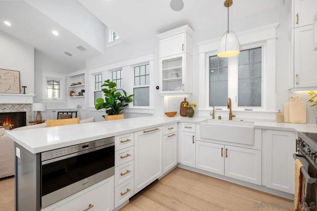 943 F Ave, Coronado, CA 92118