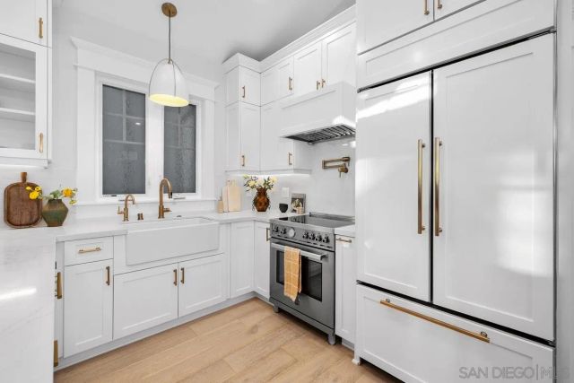 943 F Ave, Coronado, CA 92118