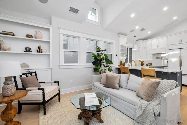 943 F Ave, Coronado, CA 92118