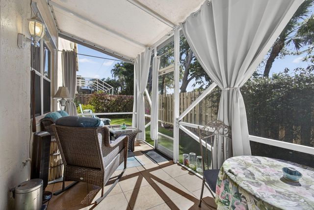 310 Laurel Oaks Way, Jupiter, FL 33458