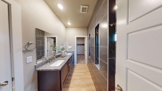 11872 Finesse Place, El Paso, TX 79934