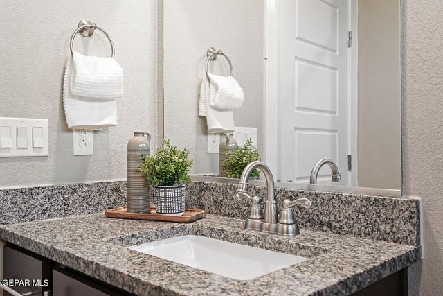 11872 Finesse Place, El Paso, TX 79934