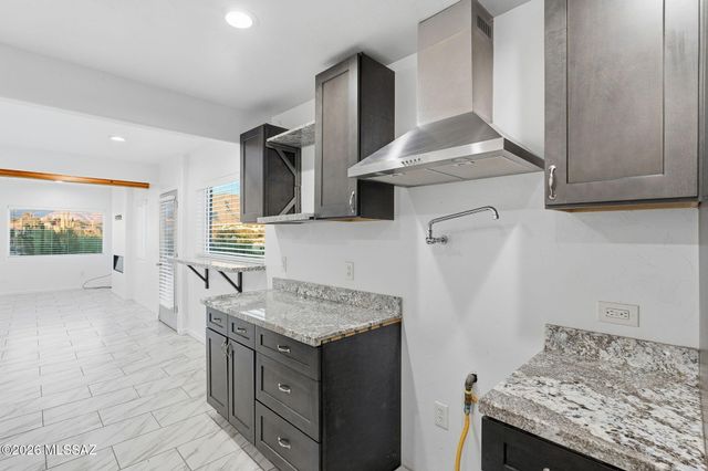 5051 N Hillcrest Drive, Tucson, AZ 85704