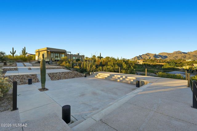 5051 N Hillcrest Drive, Tucson, AZ 85704