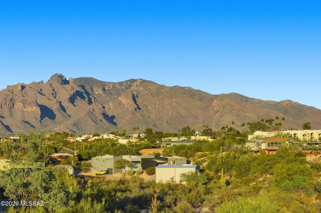 5051 N Hillcrest Drive, Tucson, AZ 85704