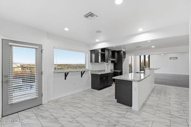 5051 N Hillcrest Drive, Tucson, AZ 85704