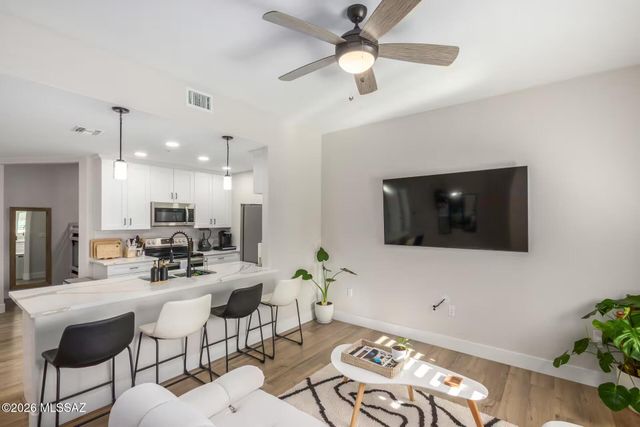 2036 E River Rd Unit 104, Tucson, AZ 85718