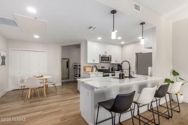 2036 E River Rd Unit 104, Tucson, AZ 85718