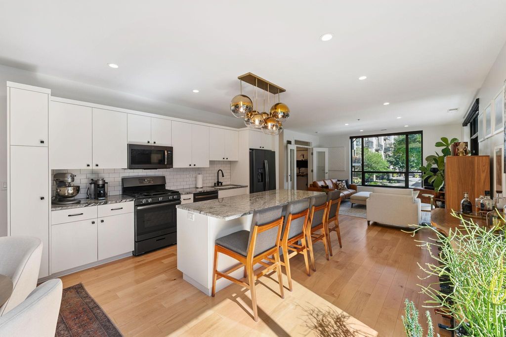 3104 W Lake Street 211, Minneapolis, MN 55416