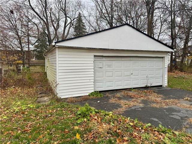 12309 Watterson Avenue, Cleveland, OH 44105