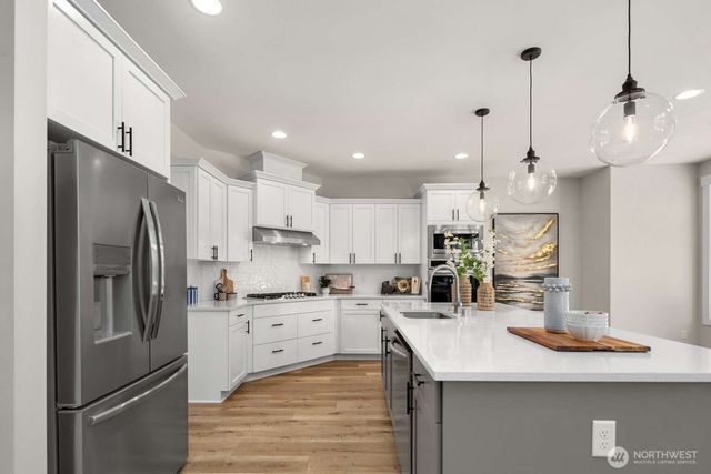 5541 Skyfall Place NW, Bremerton, WA 98312