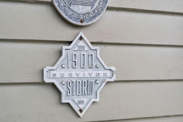 1722 Church Street, Galveston, TX 77550