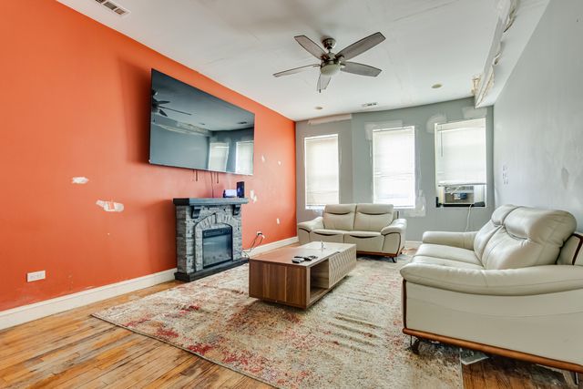 1817 S Harding Avenue, Chicago, IL 60623