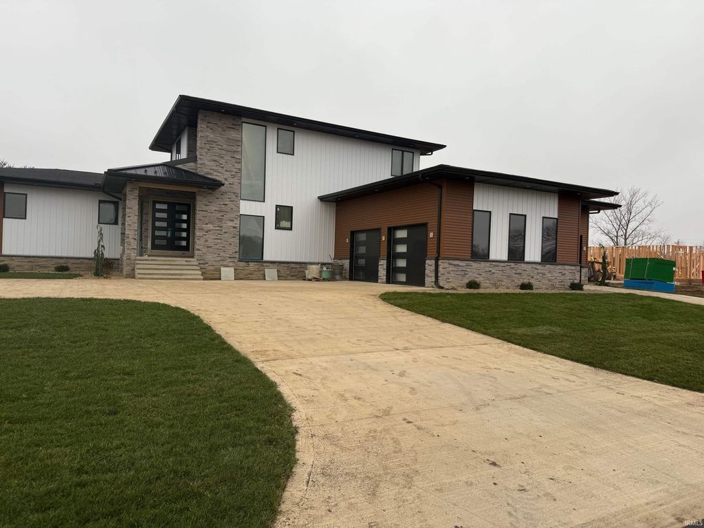 14766 Saleem Court, Granger, IN 46530