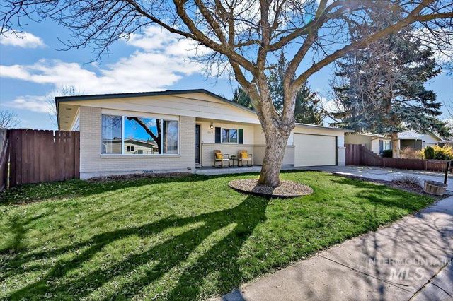 3912 N Pepperwood Dr, Boise, ID 83704