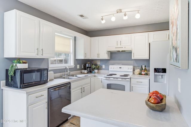 1960 Jeffrey Stokes Drive NE, Leland, NC 28451