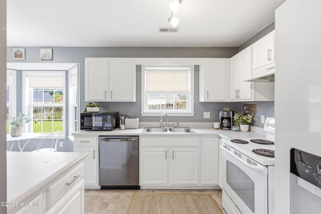 1960 Jeffrey Stokes Drive NE, Leland, NC 28451