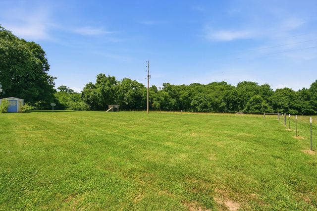 445 Carters Creek Pike, Columbia, TN 38401