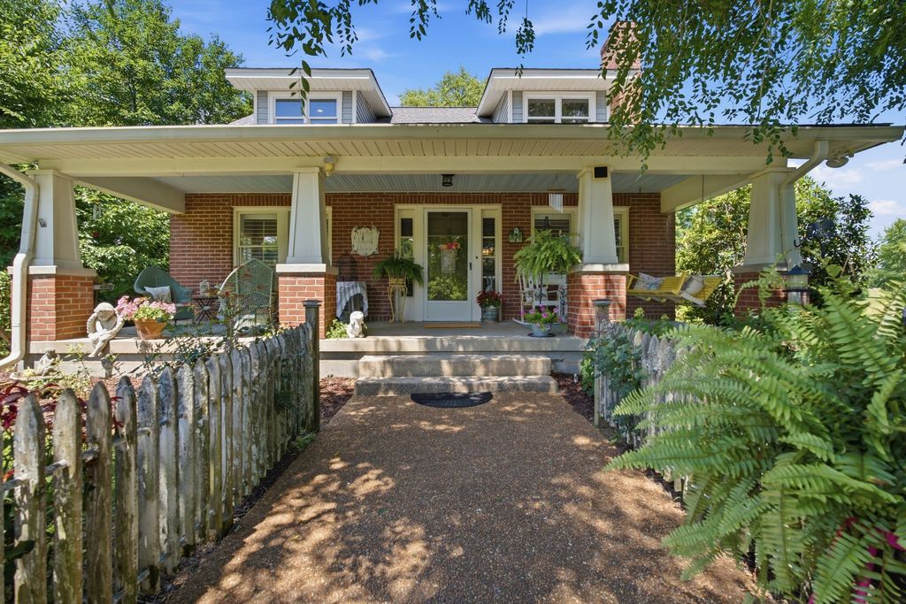 445 Carters Creek Pike, Columbia, TN 38401