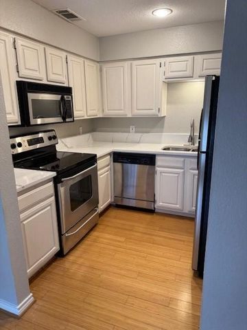 3311 Blackburn Street 220, Dallas, TX 75204