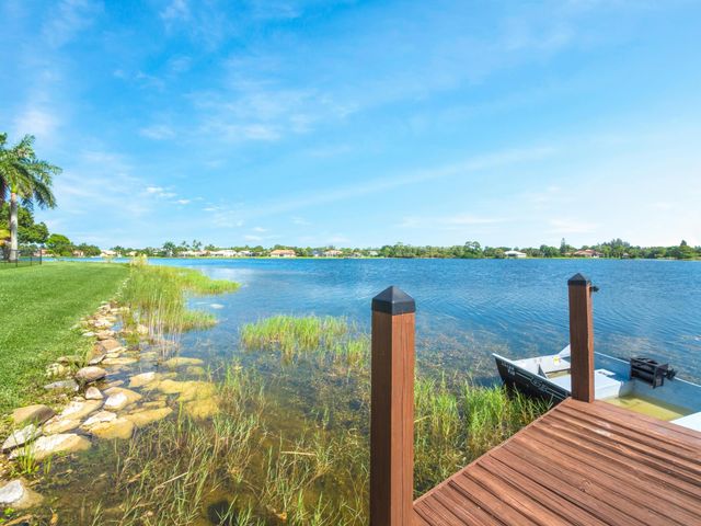 9676 Eagle Point Lane, Lake Worth, FL 33467
