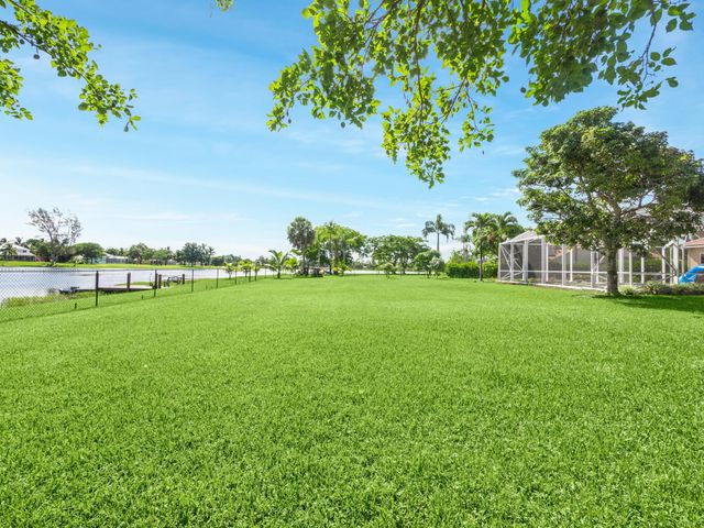 9676 Eagle Point Lane, Lake Worth, FL 33467