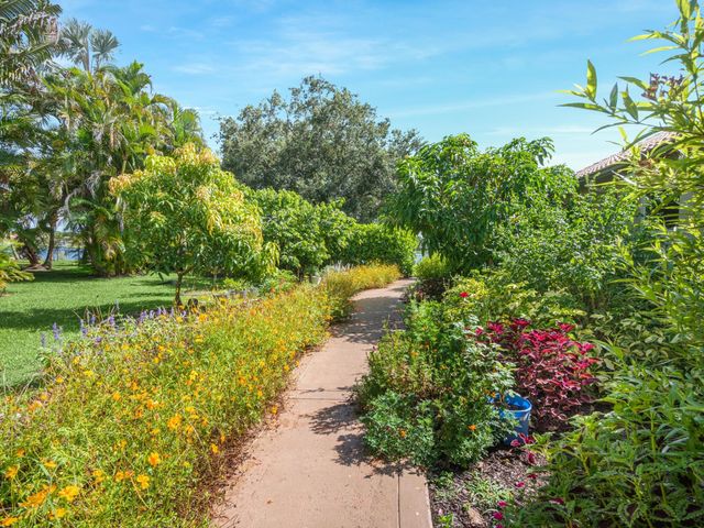 9676 Eagle Point Lane, Lake Worth, FL 33467