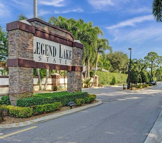 9676 Eagle Point Lane, Lake Worth, FL 33467