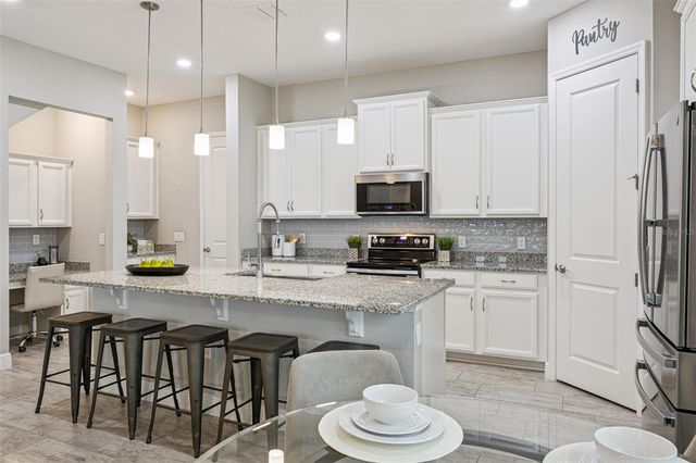 2029 WHITE FEATHER LOOP, Oakland, FL 34787