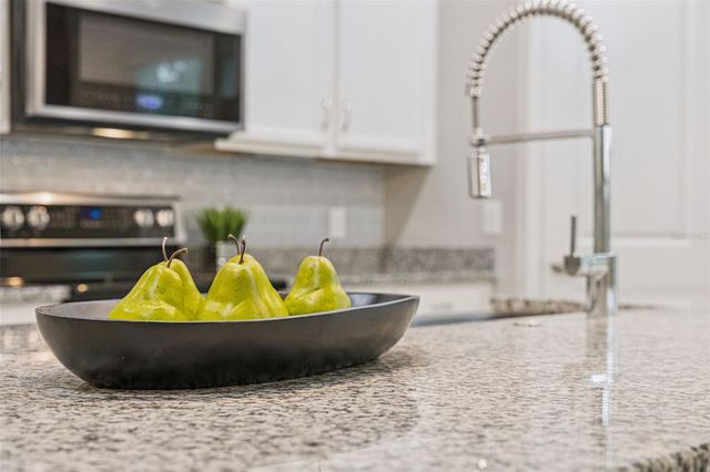 2029 WHITE FEATHER LOOP, Oakland, FL 34787