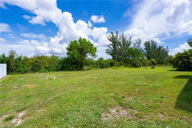 2909 NW 27th ST, Cape Coral, FL 33993