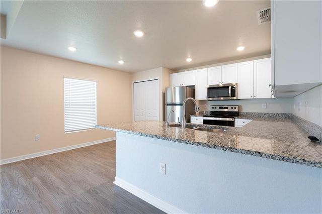 2909 NW 27th ST, Cape Coral, FL 33993