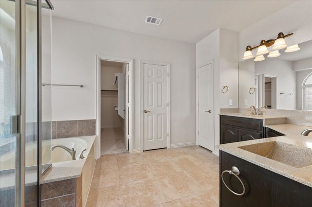 2824 Pino, Grand Prairie, TX 75054