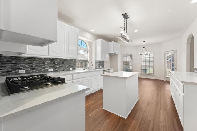 2824 Pino, Grand Prairie, TX 75054