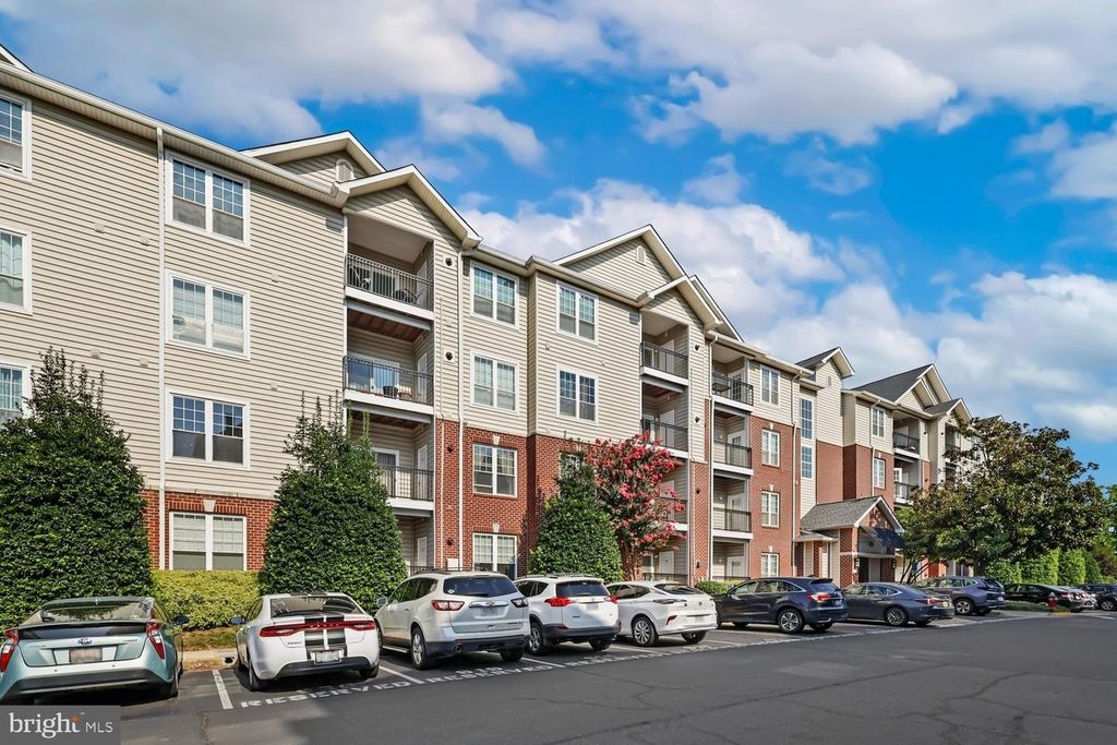 1570 SPRING GATE DR #7213, Mclean, VA 22102