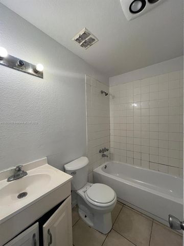 4160 NW 21st St 211-F, Lauderhill, FL 33313