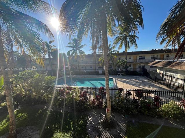 4160 NW 21st St 211-F, Lauderhill, FL 33313