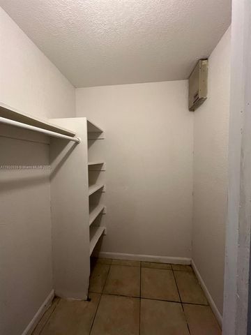 4160 NW 21st St 211-F, Lauderhill, FL 33313