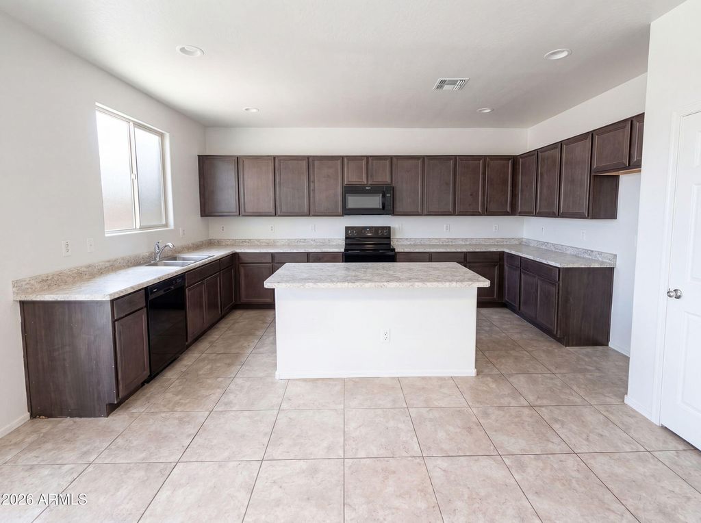 18041 W VIA DEL SOL --, Surprise, AZ 85387 — photo 2