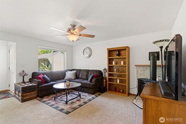 203 3rd Street NE, Yelm, WA 98597