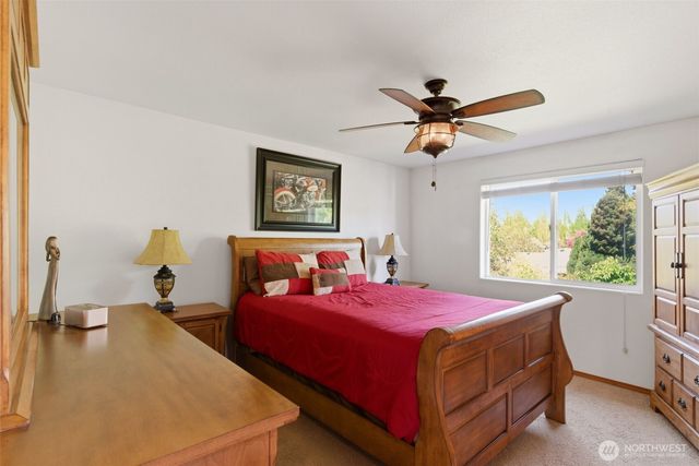 203 3rd Street NE, Yelm, WA 98597
